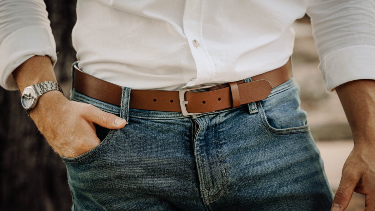 Complete Guide to Choosing the Perfect Leather Belt: Tips for Body Typ –  Buckle My Belt